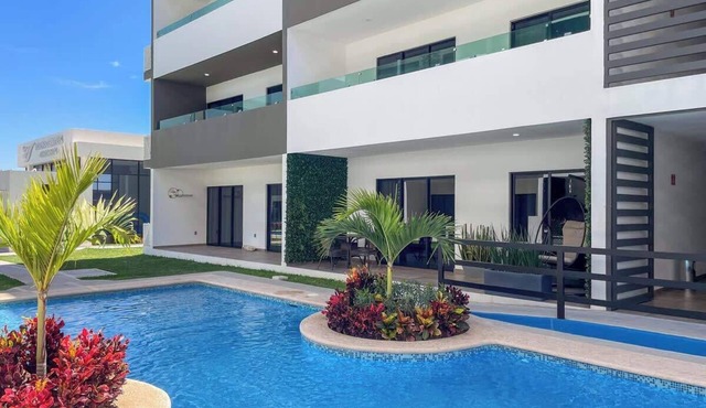 Marina Cerritos Loft with Pool & Balcony