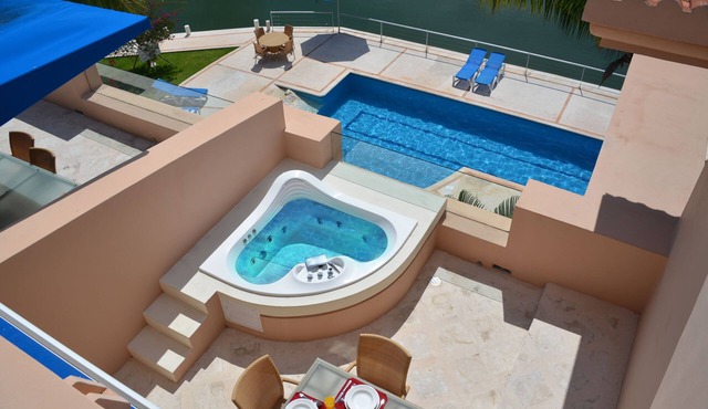 Marina View 1 Bedroom Luxury Apartment