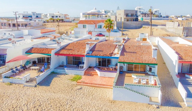 Mariposa – Beachfront, Sleeps 6, Las Conchas