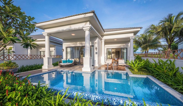 Melia Vinpearl Cam Ranh Beach Resort
