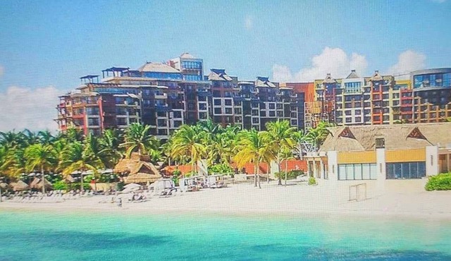 Melt Away With Your Stress on a Beach Paradise 3BR/2BATH Ocean Front Suite