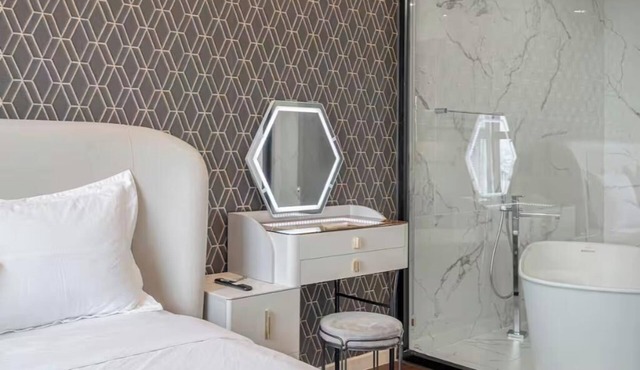 Metropole Skyline | Family Stay with Pool & Gym