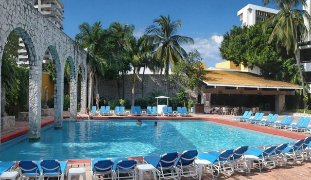 Modern 1BR Suite at El Cid Granada Hotel