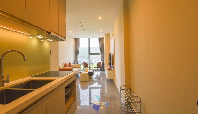 Modern 2BR Apartment ICON40 Hạ Long Stunning City Skyline View