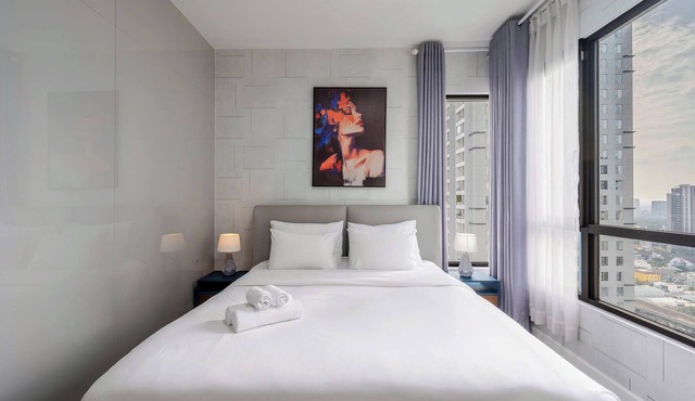 Modern Apartment at Estella Heights, Walk to Estella Place Mall