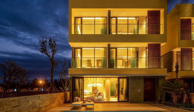 Modern Brand New 4 Bedroom Pool Villa | 5 Stars