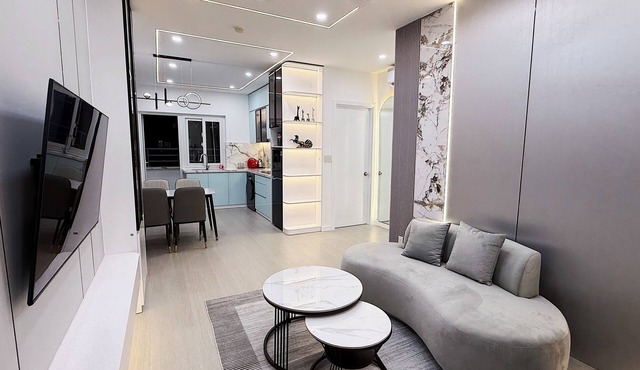 Modern Oceanus Apartment · Beachfront Access
