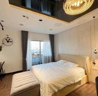 Modern Studio Apartment