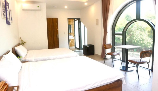 Monstera Hotel and Coffee