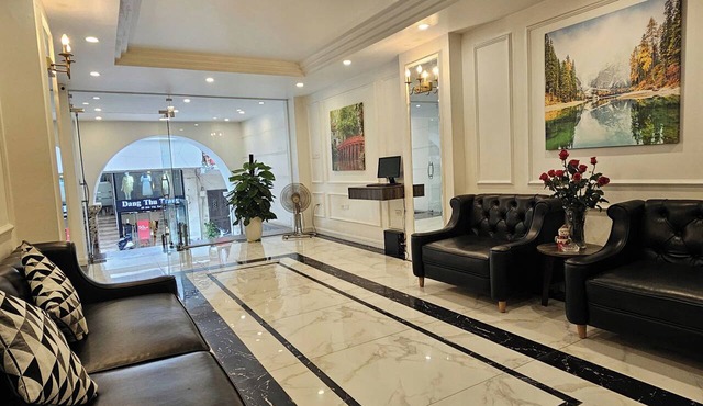 Moon Luxury Hotel
