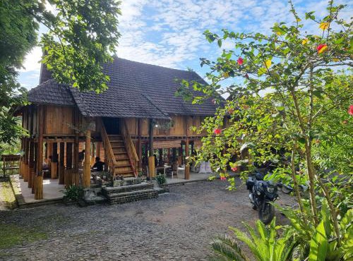Muong Bi Homestay - Uncle Lon - Luy Ai village