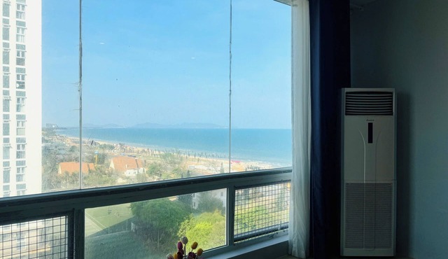 Nancy seaview back beach condotel cozzy and huge apartment