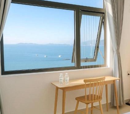 Napoleon Seaview Apartments Weekly & Monthly Deals