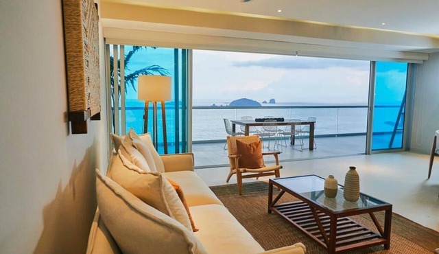 New Luxury 3bdr Beachfront Condo at Peninsula Ixtapa