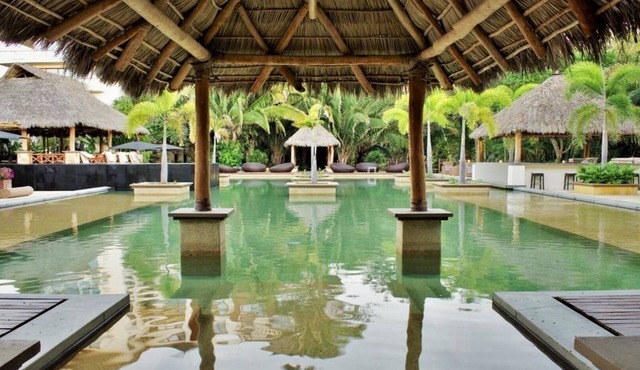 ★NEW★ LUXURY Condo with GORGEOUS Jungle & OCEAN VIEWS + Golf Course to 1min away