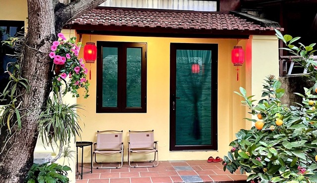 Ngôi Nhà Việt Ấm Cúng Hướng Sân Vườn Giường Cỡ Queen