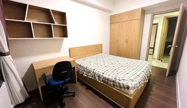 NGUYEN HOMESTAY with PRIVATE TOILET, POOL & GYM @ SUN AVENUE, D2