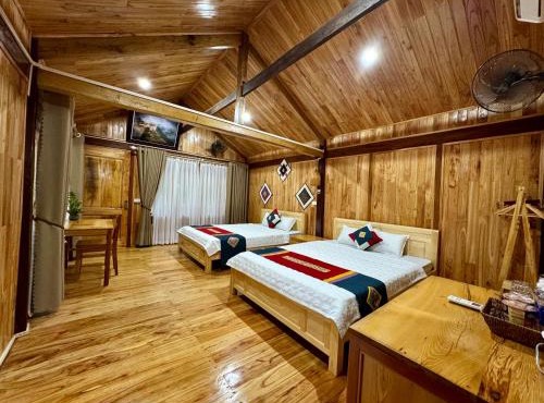 Nhà Sàn Gái Bản