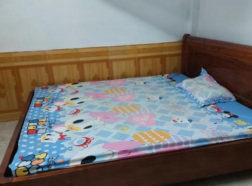 Nhà trọ 3p khép kín. Trong đo 2p có 2 giường đơn (ko điều hòa)và 1 p giường đôi có điều hòa . ĐT 0962234267