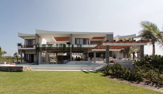 Niku House - Luxury Beachside Villa in Puerto Escondido