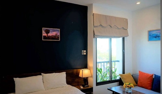 OASIS-NEAR BEACH-NICE ROOM-AIRPORT SHUTTLE-NETFLIX