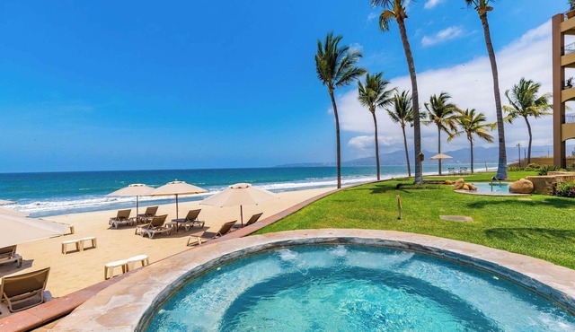 Ocean Front 2 BR Luxury Villa in Villa La Estancia