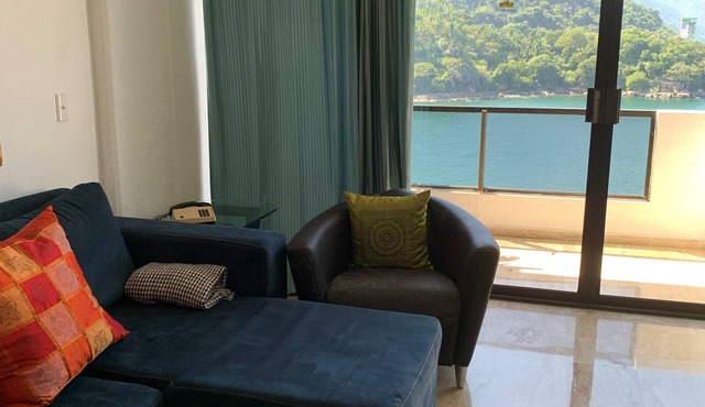Ocean Front Condo- Beach access - Sunset Views-Swimming Pools- Jacuzzi-