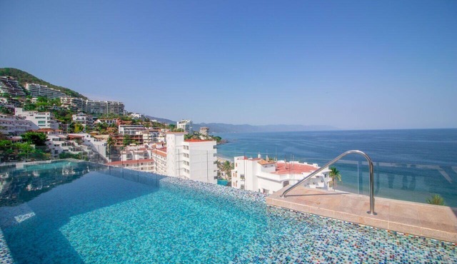 Ocean View condo in romantic zone muertos beach 506