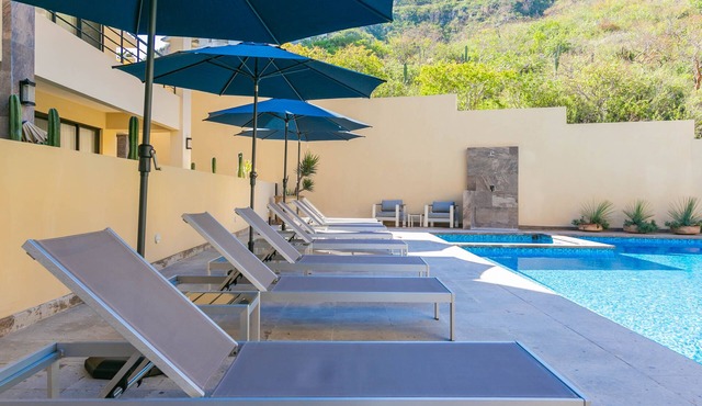 Ocean-View Oasis: 3-Bed, 2-Bath Home in Cabo San Lucas - Modern Comfort and Stunning Views!
