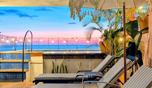 Ocean View Studio-Steps to Beach & Malecón/Boardwalk-Best Sunsets
