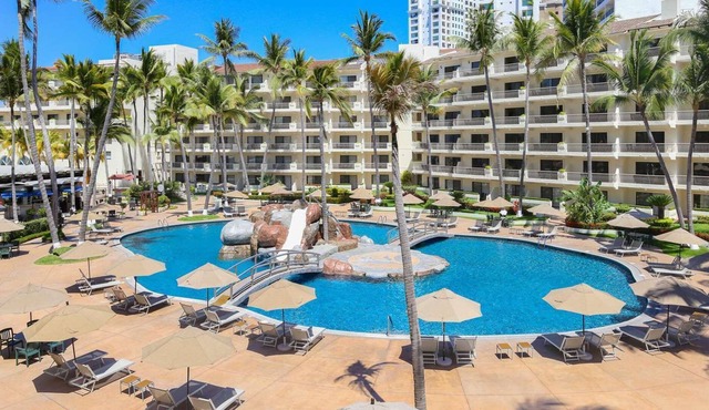 Ocean View Villa 2Bd/2Ba w/Kitchen, Located in Luxury Resort