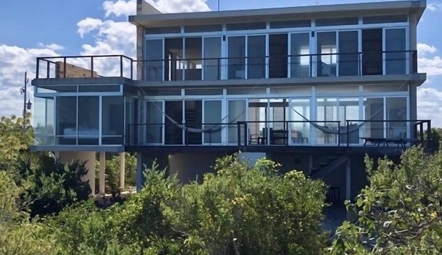 Ocean Villa. 100feet from beach and private