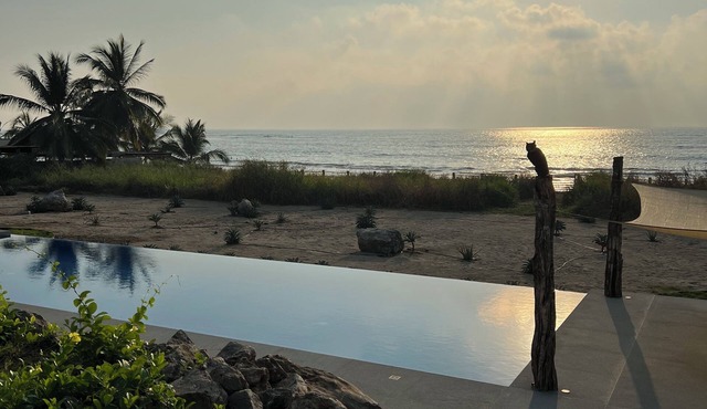 Oceanfront Casa Sonna Palma Suite- 2BDR Designer Villa in La Saladita Mexico