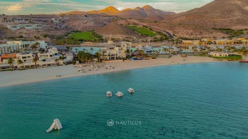 Oceanfront Villa Nautilus with Beach Club Access