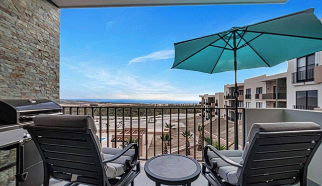 OCEANVIEW 2 BR condo with AC, WiFi in enchanting Diamante area Cabo San Lucas!