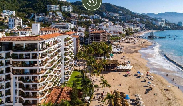Oceanview 2BR Condo - Romantic Zone - Rooftop Pool