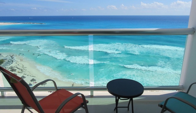 OCT NOV SALE. Beach Front Penthouse Ocean Dreams Resort w/Amazing Views!