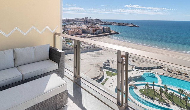 One 1504 – Refined Beach Escape Featuring Striking Beachfront Views