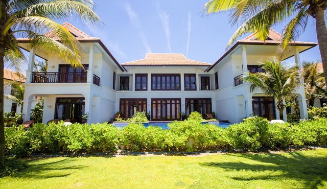Outstanding Villa In Beach Resort