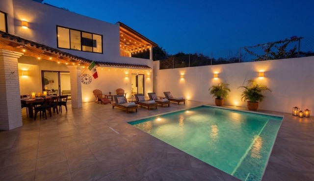 Overlooking Villa in Punta Marina at Playa La Ropa