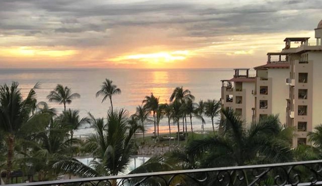 Panoramic 6th Fl. BradAndJoeyRentals Huge balcony BBQ - Villa La Estancia