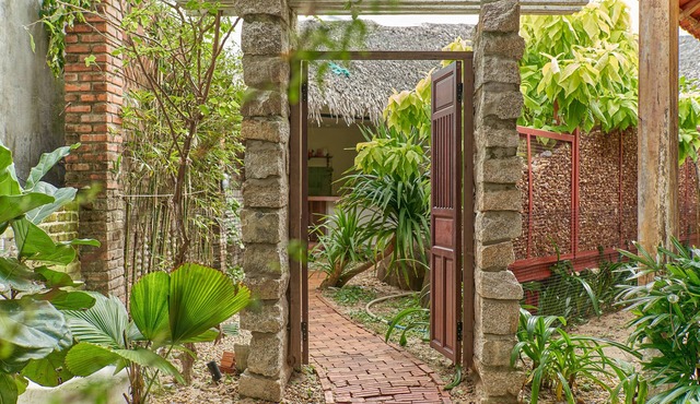 Pao Homes - Arch House,1’ to the sea