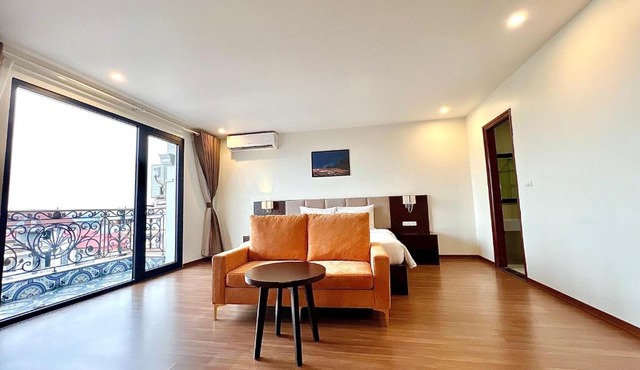 Paragon Noi Bai Pool And Best View Airport Hotel
