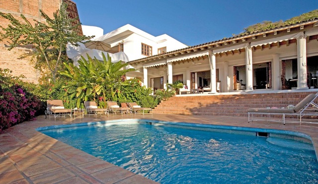 PAY 4 STAY 5 NIGHTS until Oct 31. Beautiful Villa In Conchas Chinas, Ocean Views