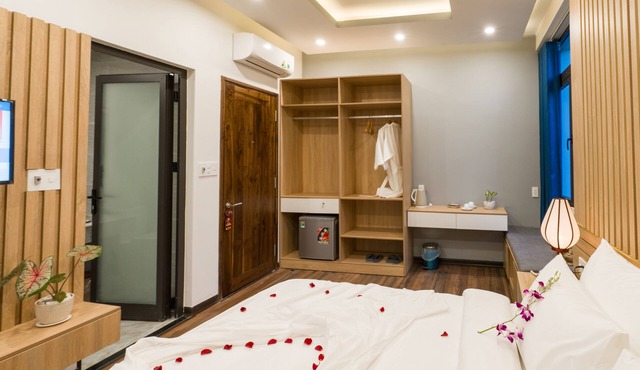 Peaceful Deluxe Room With Balcony At Cam Nam Ward