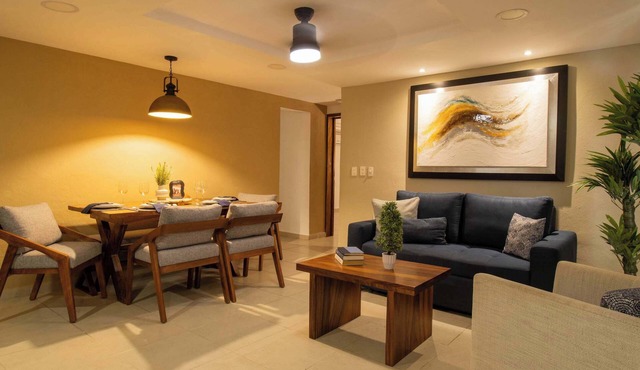 Peaceful Low Level Hideaway - 15min from Beach