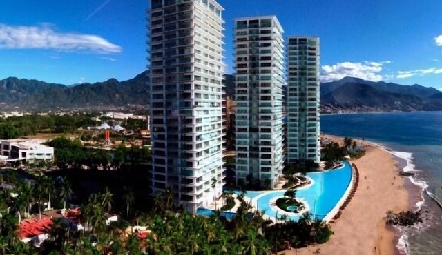 Peninsula Vallarta-Luxurious/Huge Oceanfront Condo w/Spectacular View