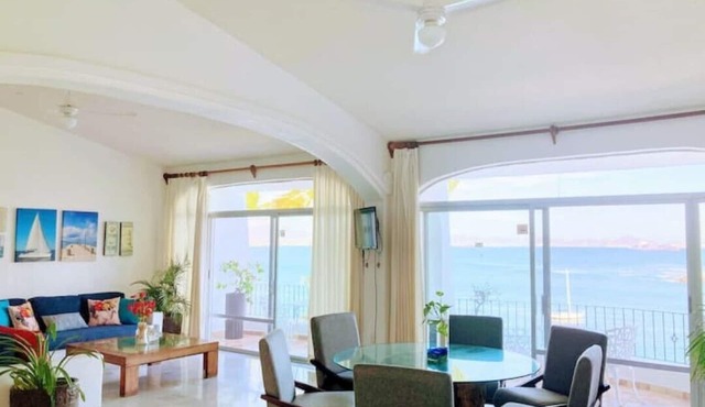 Penthouse apartment, 2 floors, ocean front.