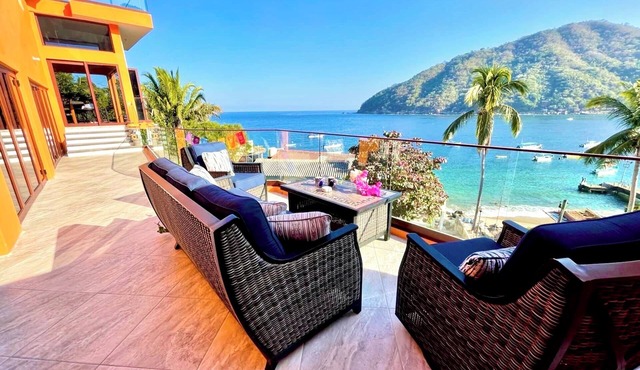 Penthouse in Yelapa, Brand New and Luxurious Casa, Sleeps 8 very comfortably