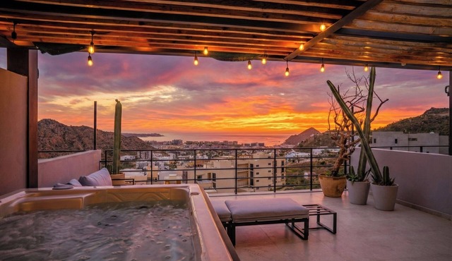 Penthouse Private Rooftop Jacuzzi 24/7 Concierge